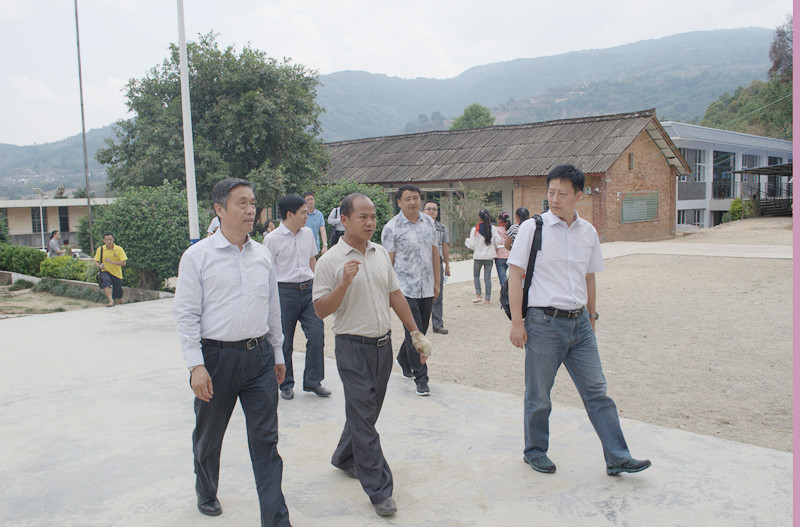 中央电化教育馆及部分IT企业赴云南省沧源佤族